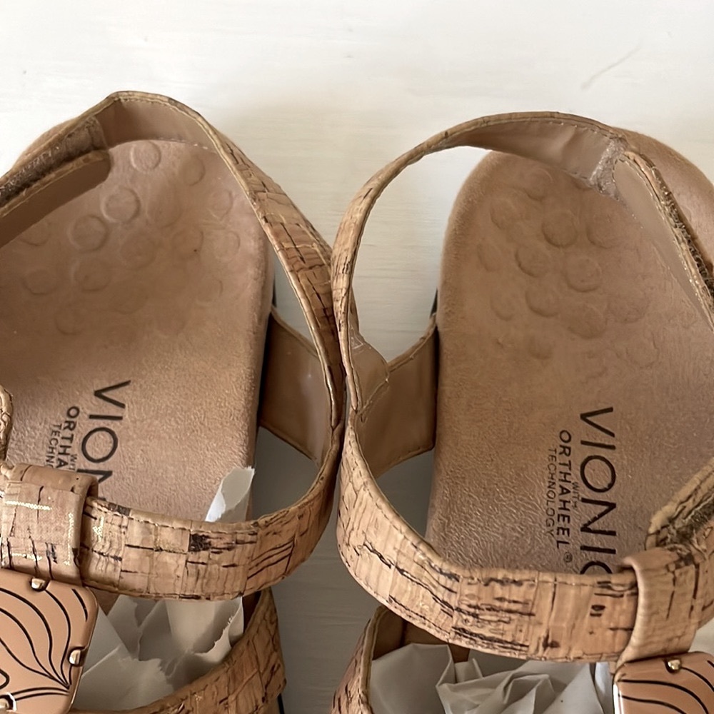 Vionic Adjustable Strap Sandal - image 4